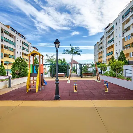 Appartement Elegant In With Sea And Mountain View. Marbellac