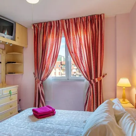 Appartement Elegant In With Sea And Mountain View.