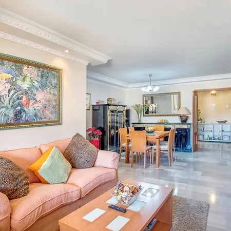 Elegant In With Sea And Mountain View. Apartment Marbella