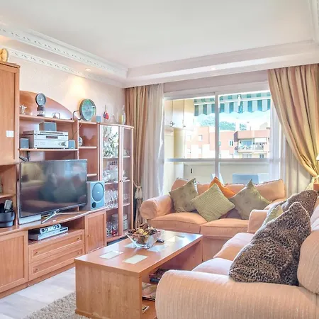شقة Elegant In With Sea And Mountain View. ماربيا