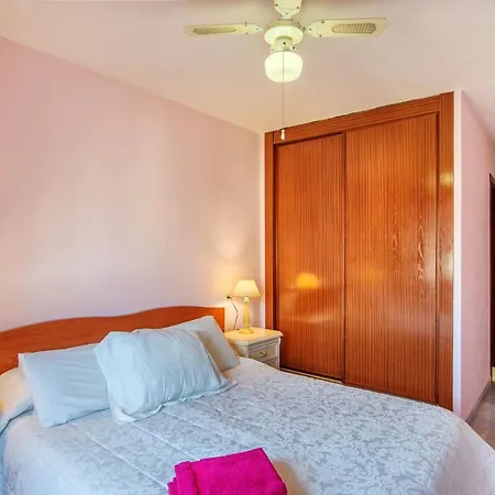 Elegant In With Sea And Mountain View. Apartment