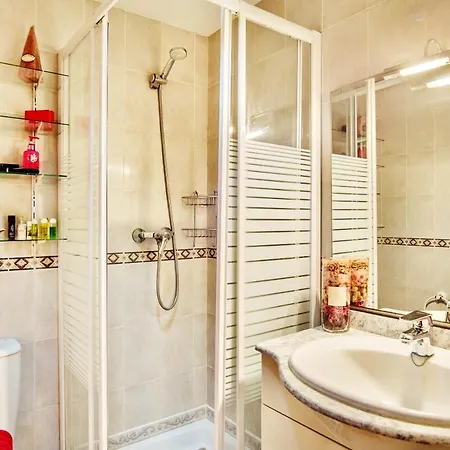Elegant In With Sea And Mountain View. Apartment *
