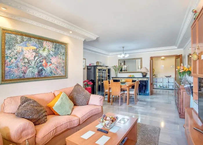 Elegant In With Sea And Mountain View. Apartament Marbella