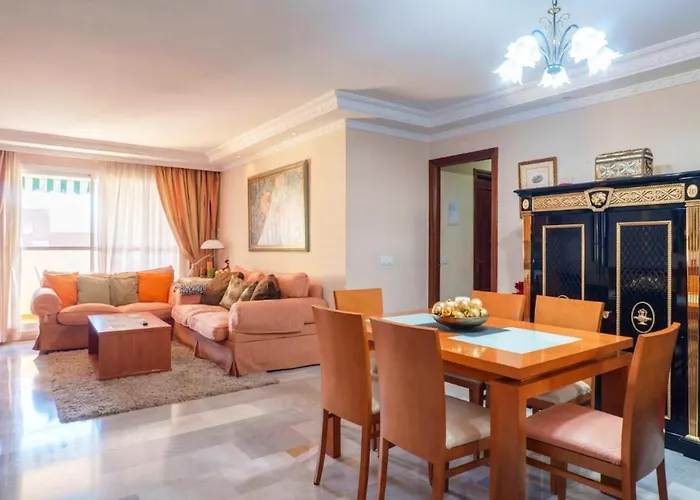 Апартаменты Elegant In With Sea And Mountain View. Марбелья