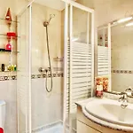 Elegant In With Sea And Mountain View. Apartamento *
