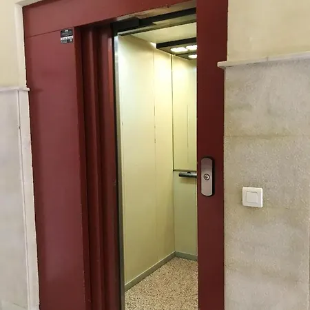 Elegant In With Sea And Mountain View. *