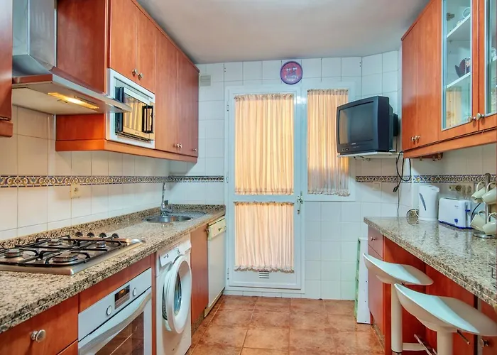 Apartament Elegant In With Sea And Mountain View.