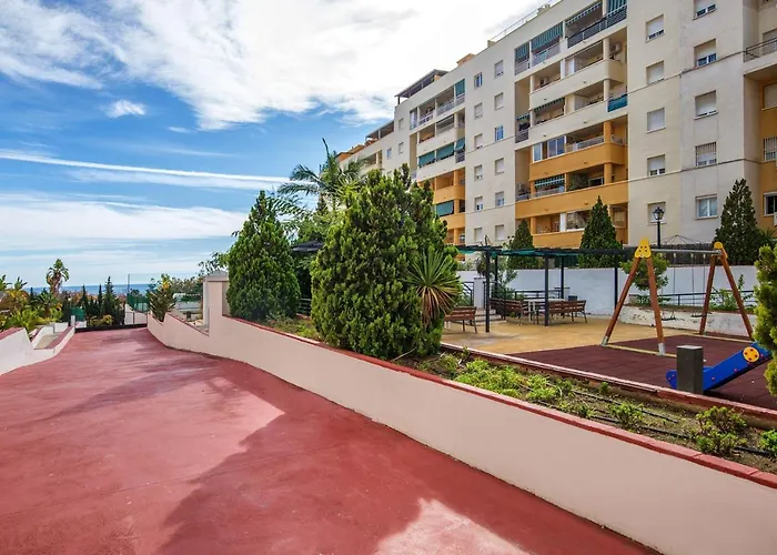 Elegant In With Sea And Mountain View. Apartament Marbella